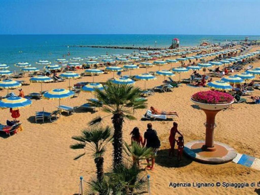 リニャーノ・サッビアドーロLignano Exclusive With Poolアパートメント エクステリア 写真